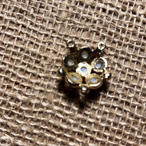 Faux Pearl and Rhinestones Vintage Gold Tone Pendant - Picture 4 of 5